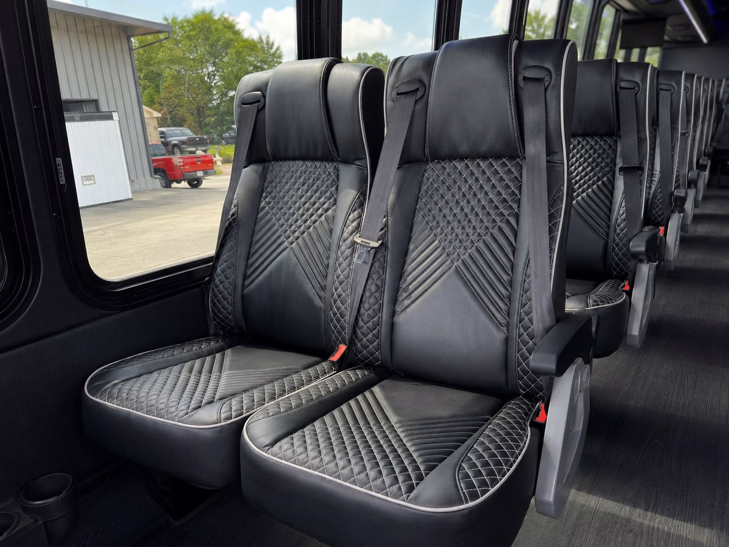 shuttle buses for huntsville wedding guests between hotels and venues